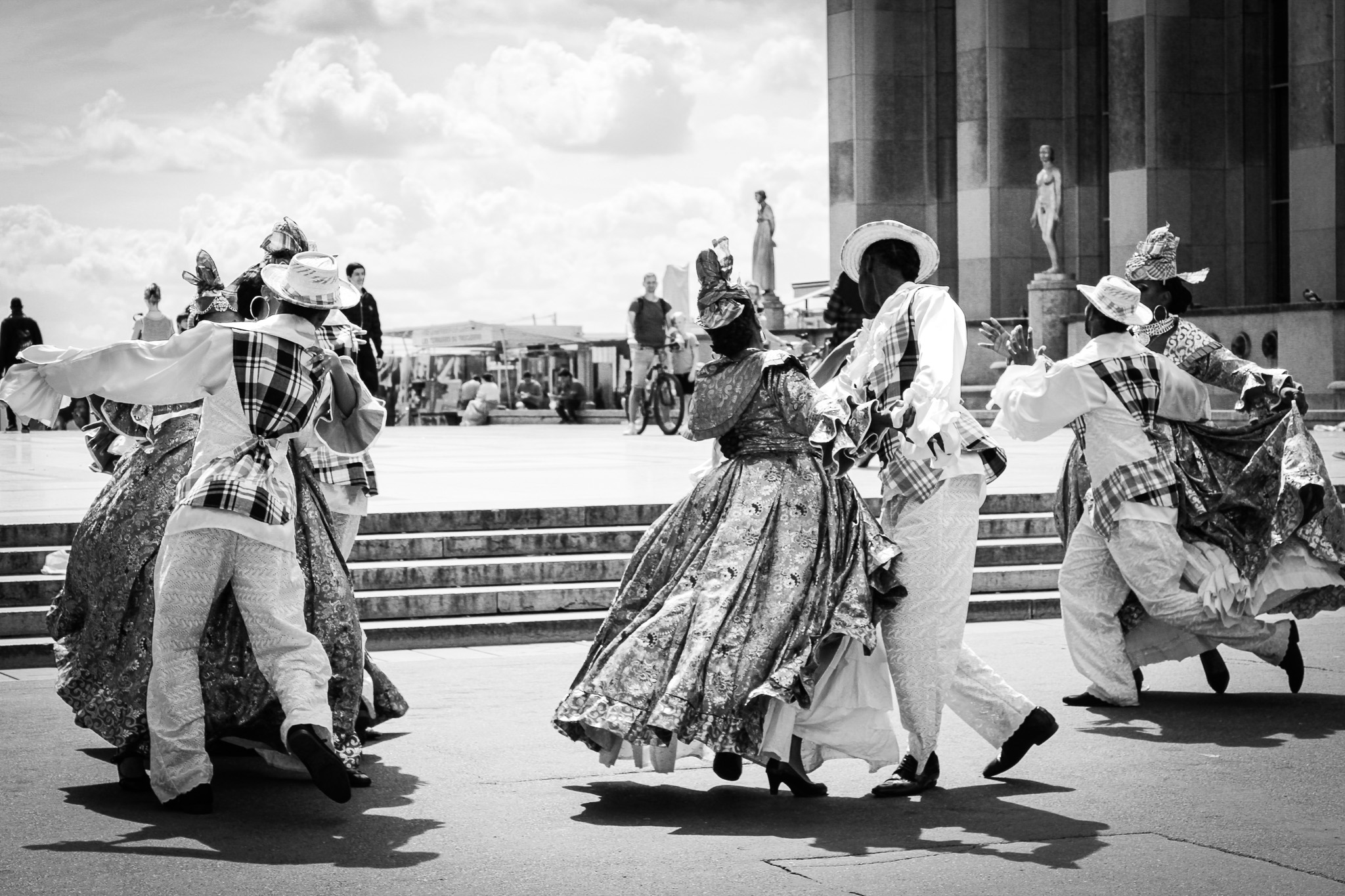 black and white Photography Paris Dancing People